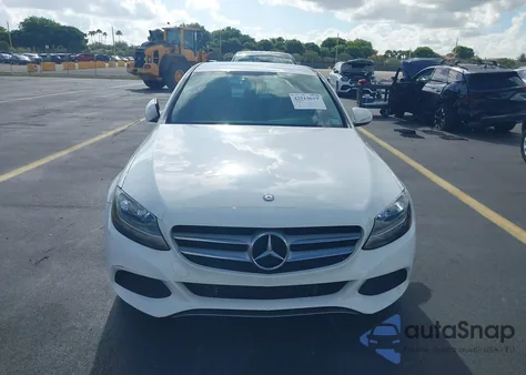 2015 Mercedes-Benz C 300 Luxury/Sport из США, поврежденный, VIN 55SWF4JBXFU064488